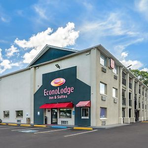 Econo Lodge Inn&Suites I-64&US 13